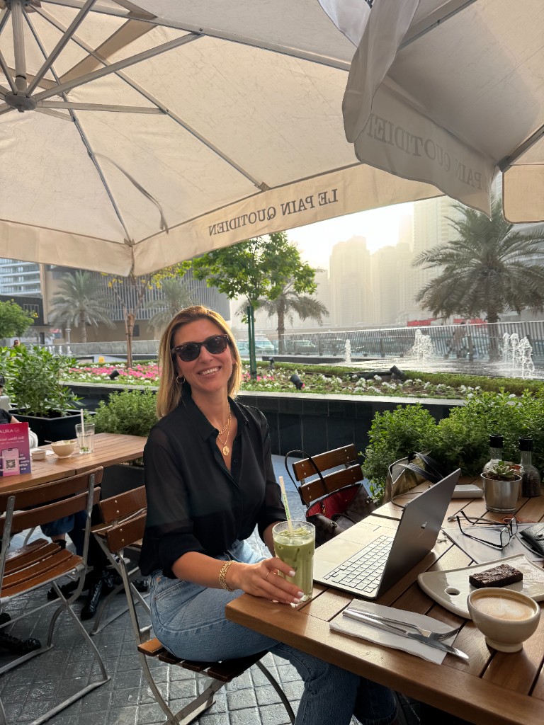 Outdoor pause between cognitive blocks