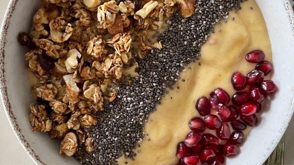 chia nar smoothie bowl